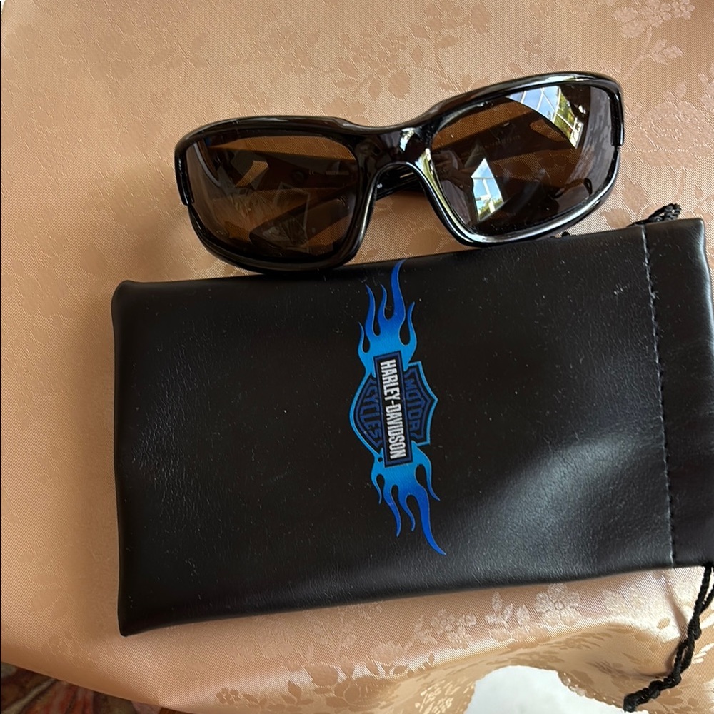 Harley-Davidson Black Sunglasses Sleek Design